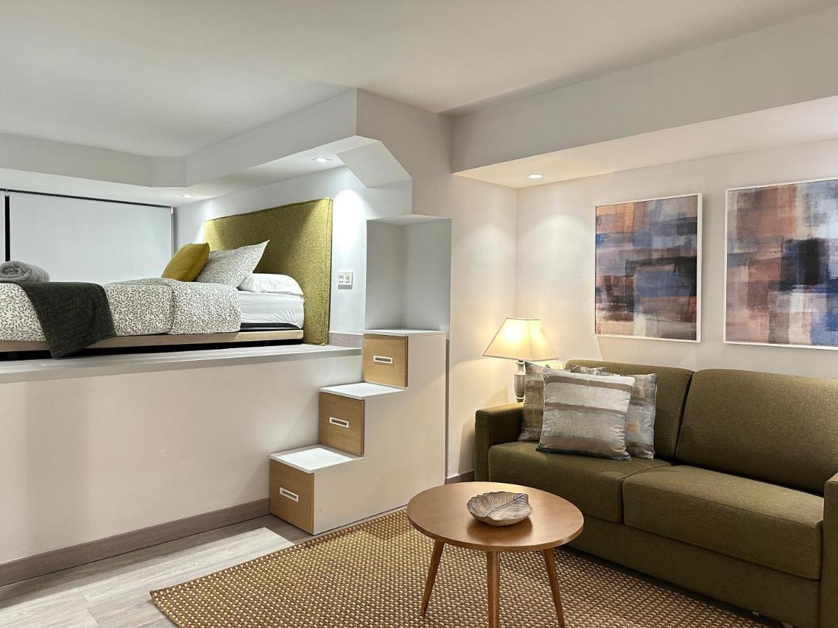 Suites 18 - Hostatel Гранада Екстер'єр фото